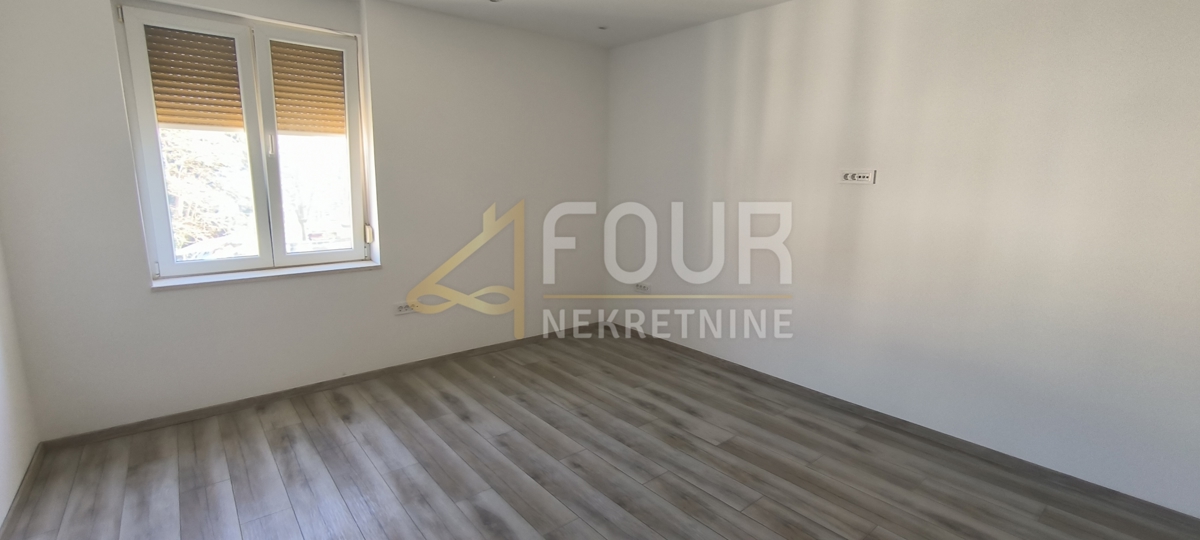 Stanovanje Centar, Pula, 72,83m2