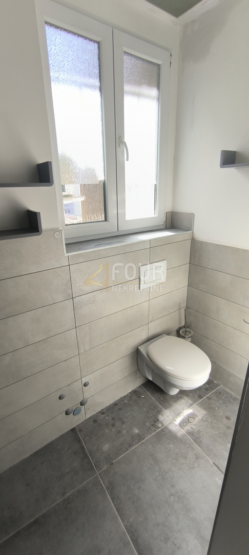 Stanovanje Centar, Pula, 72,83m2