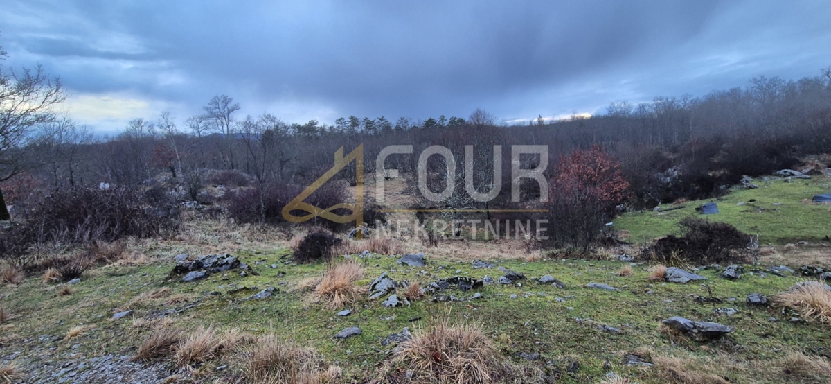 Zemljišče Breza, Klana, 750m2