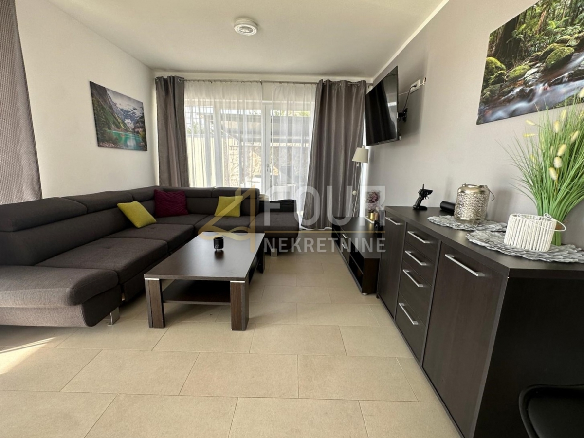 Hiša Trget, Raša, 190m2