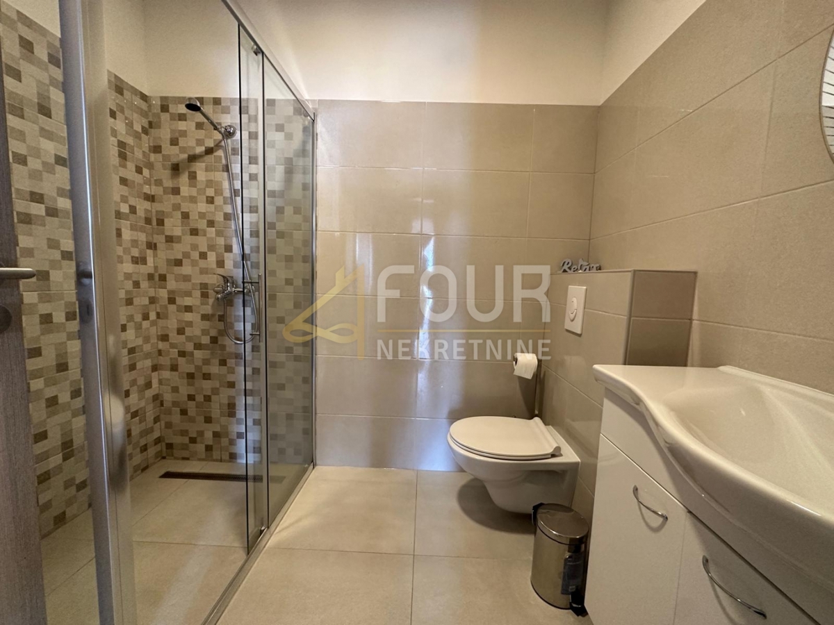 Hiša Trget, Raša, 190m2