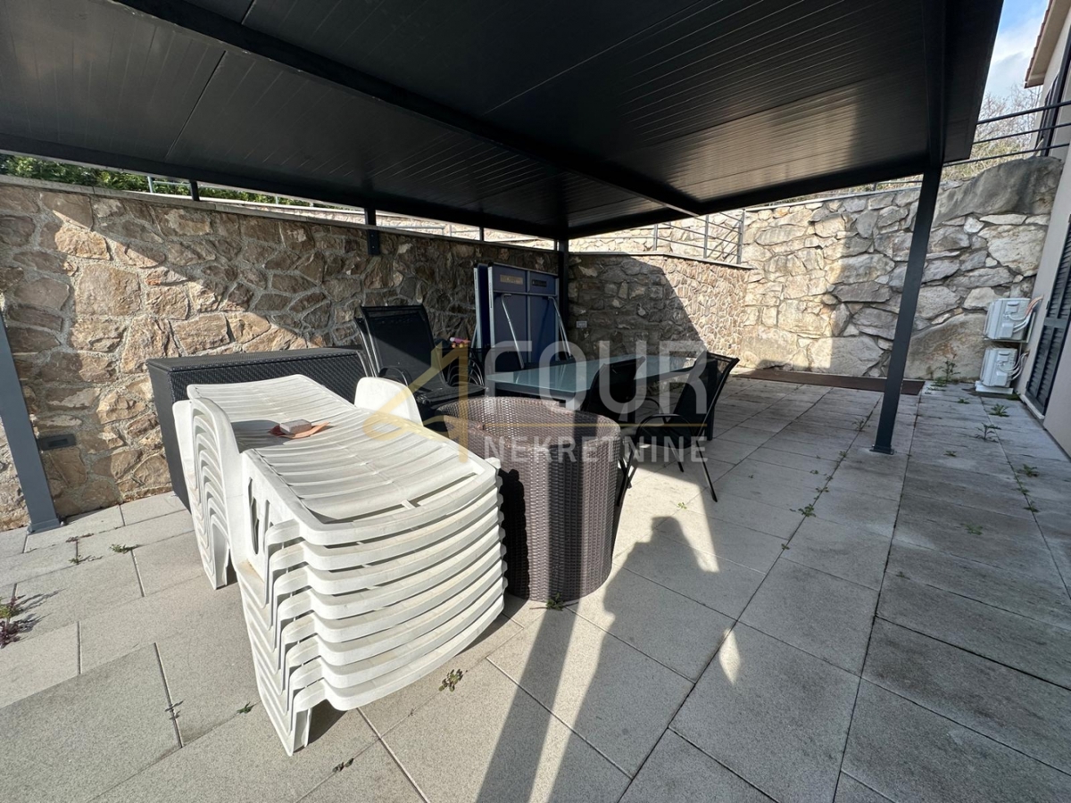 Hiša Trget, Raša, 190m2