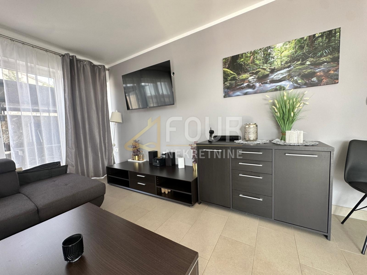 Hiša Trget, Raša, 190m2