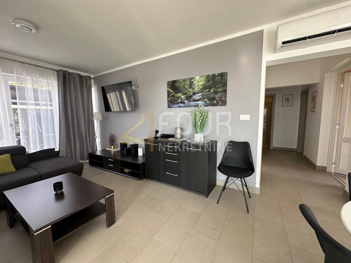 Hiša Trget, Raša, 190m2