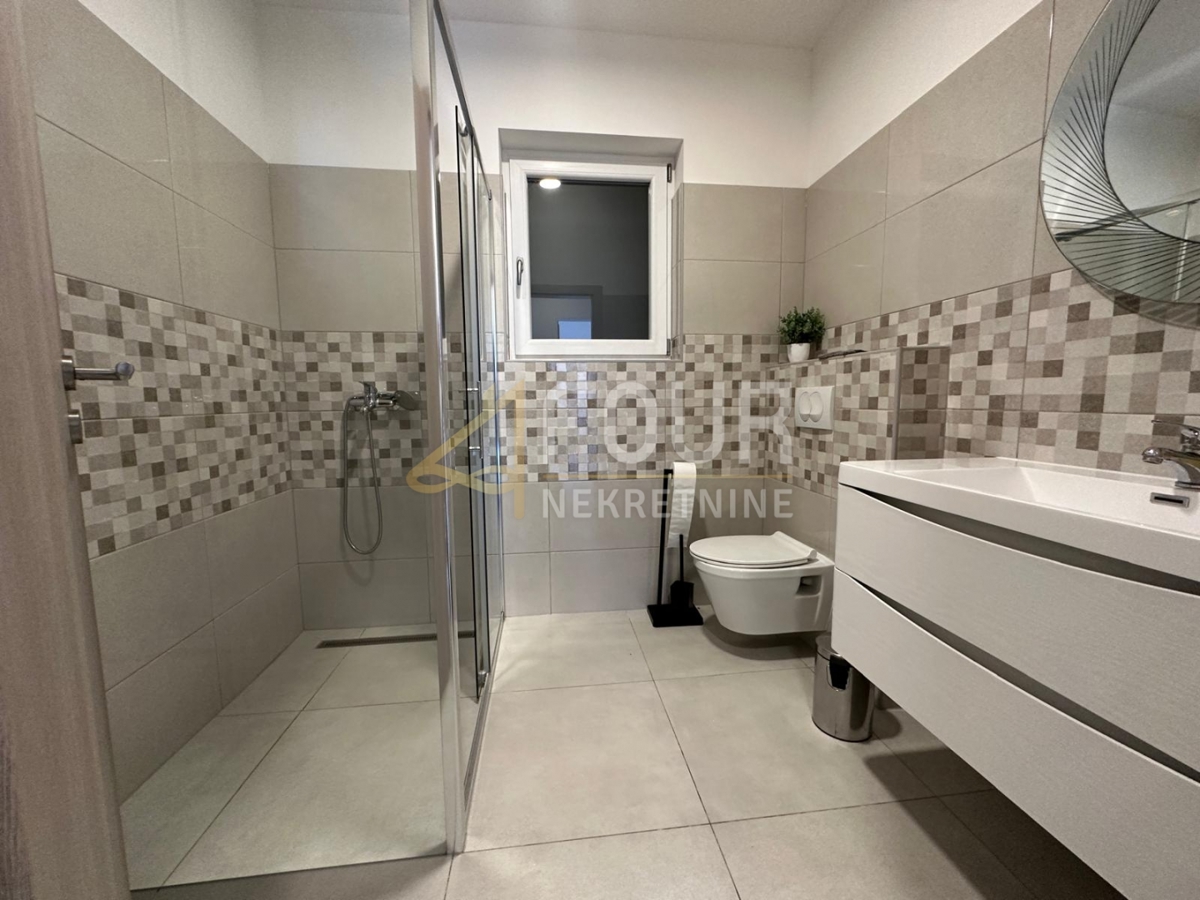 Hiša Trget, Raša, 190m2