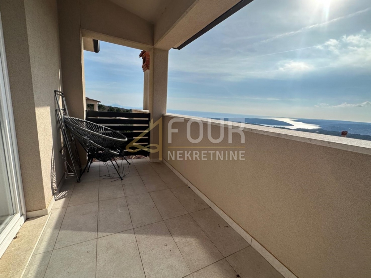 Hiša Trget, Raša, 190m2