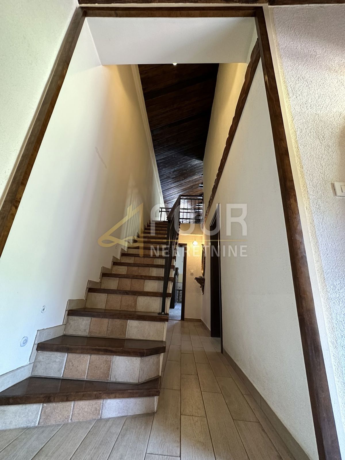 Hiša Poljane, Opatija - Okolica, 511m2