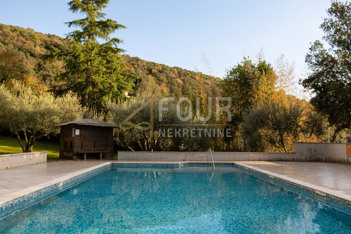 Hotel Centar, Pula, 1.600m2