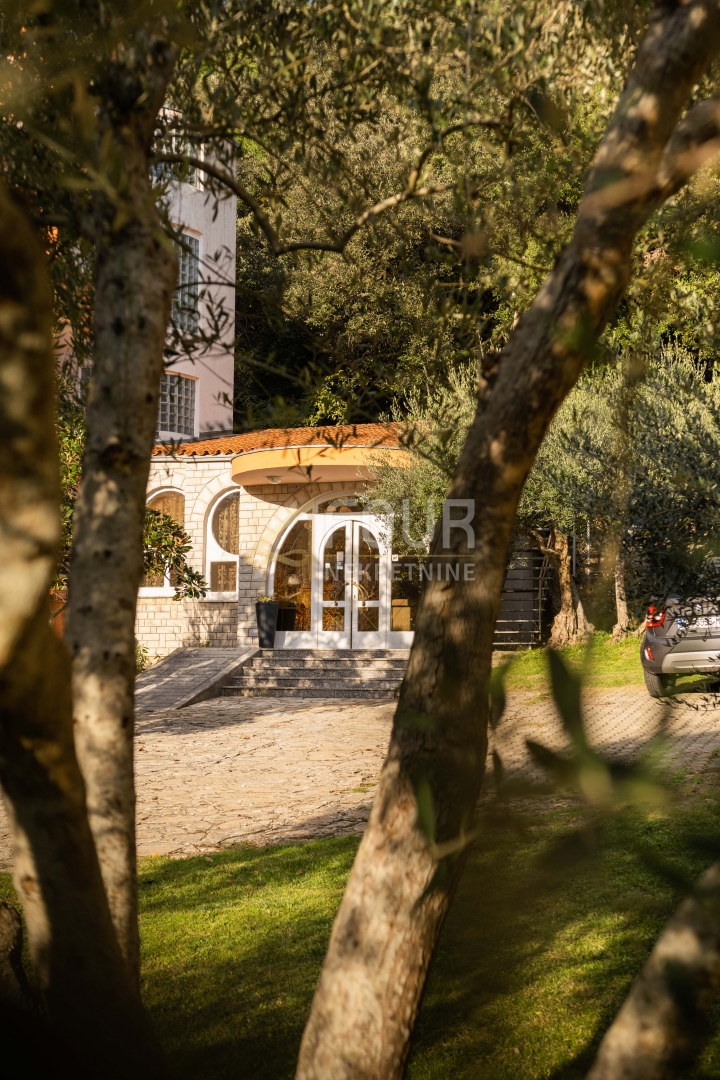 Hotel Centar, Pula, 1.600m2