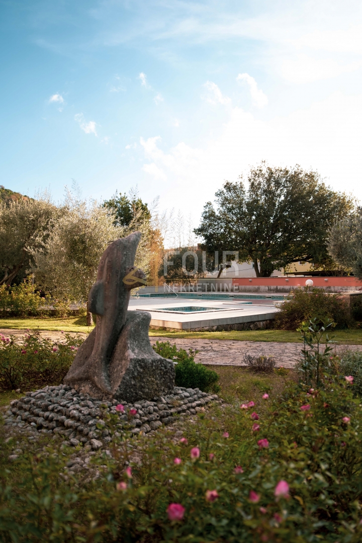 Hotel Centar, Pula, 1.600m2