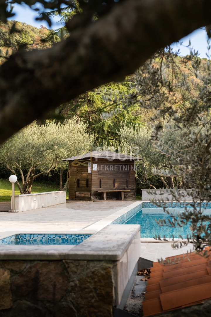 Hotel Centar, Pula, 1.600m2