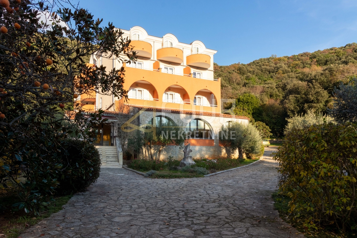 Hotel Centar, Pula, 1.600m2