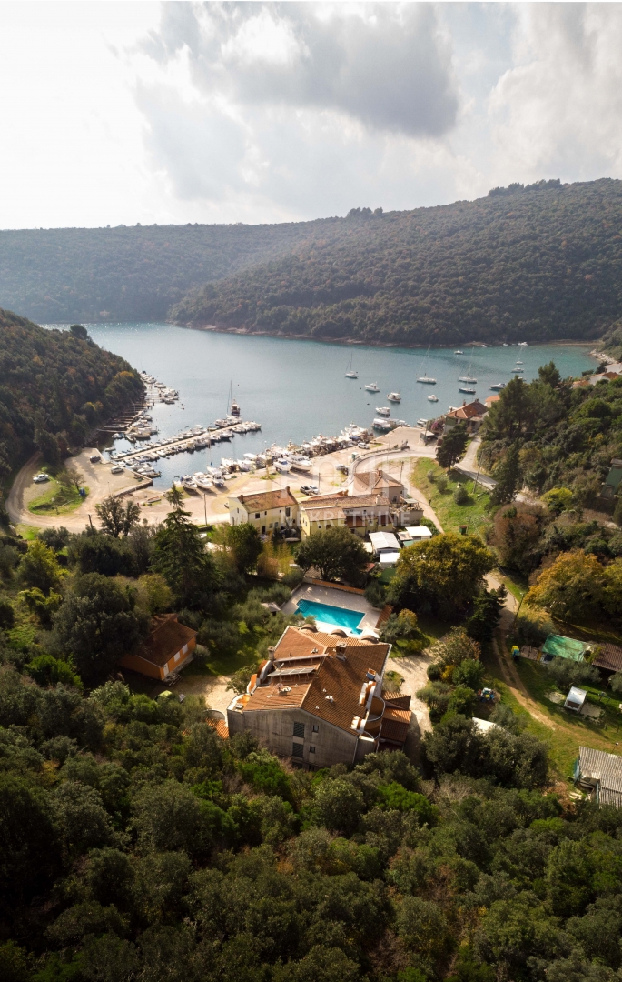 Hotel Centar, Pula, 1.600m2