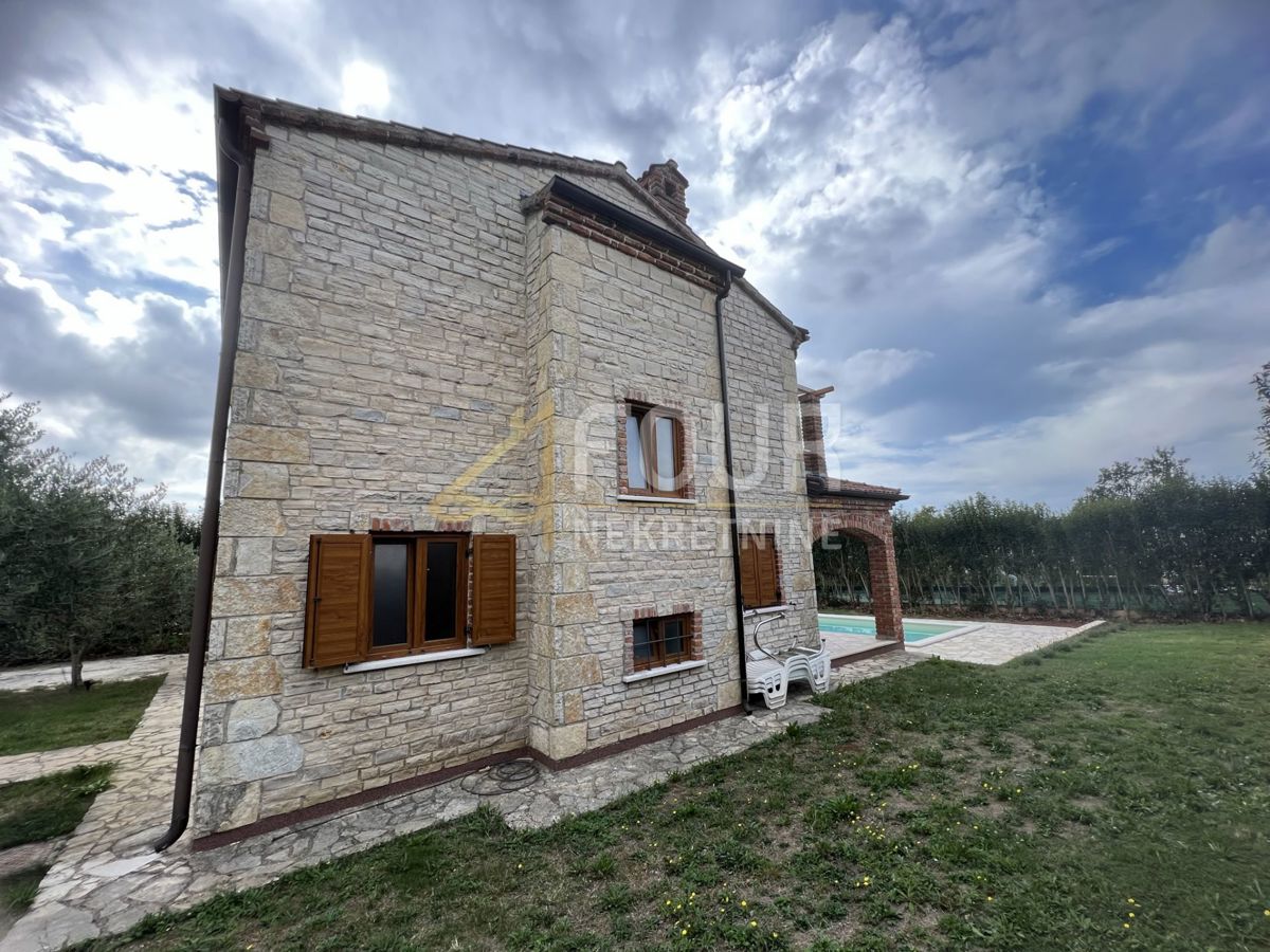 Hiša Svetvinčenat, 220m2