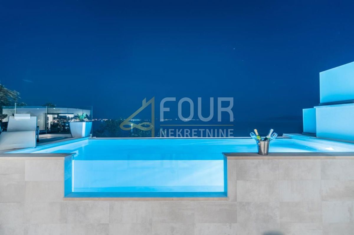 Stanovanje Pobri, Opatija - Okolica, 210,37m2