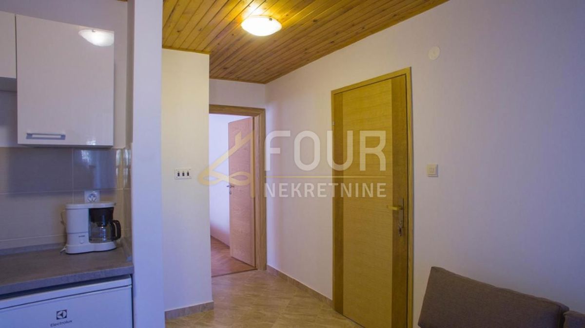 Hiša Metajna, Novalja, 350m2