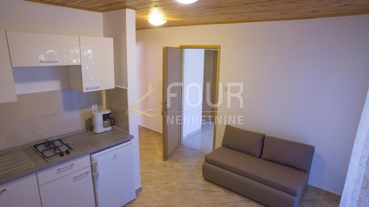 Hiša Metajna, Novalja, 350m2
