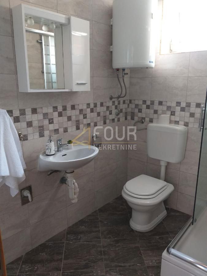 Hiša Metajna, Novalja, 350m2
