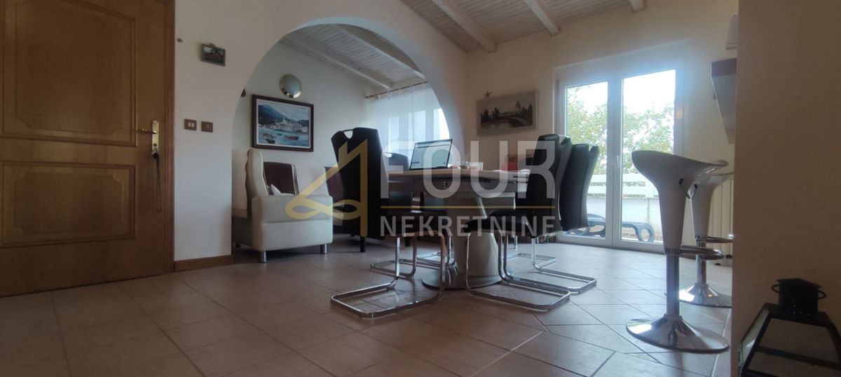 Stanovanje Malinska, Malinska-Dubašnica, 64,10m2