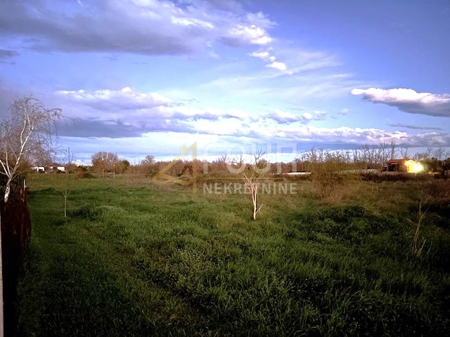 Zemljišče Šikići, Pula, 2.298m2