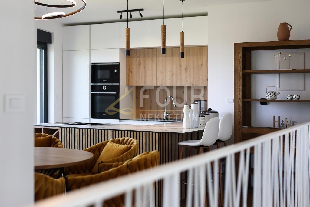 Stanovanje Ika, Opatija - Okolica, 108,51m2