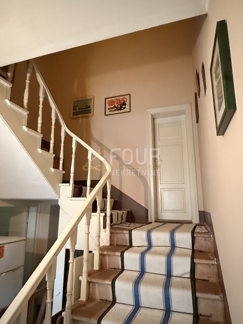 Hiša Novi Vinodolski, 180m2
