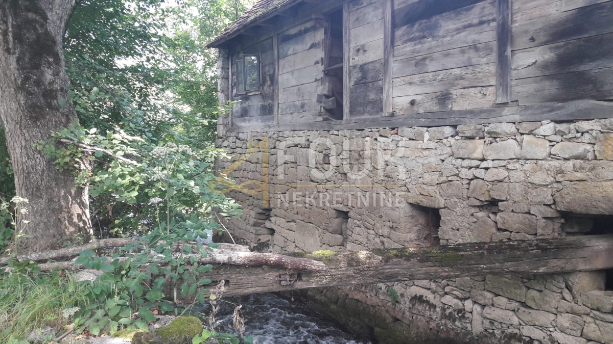 Hiša Slunj, 475m2