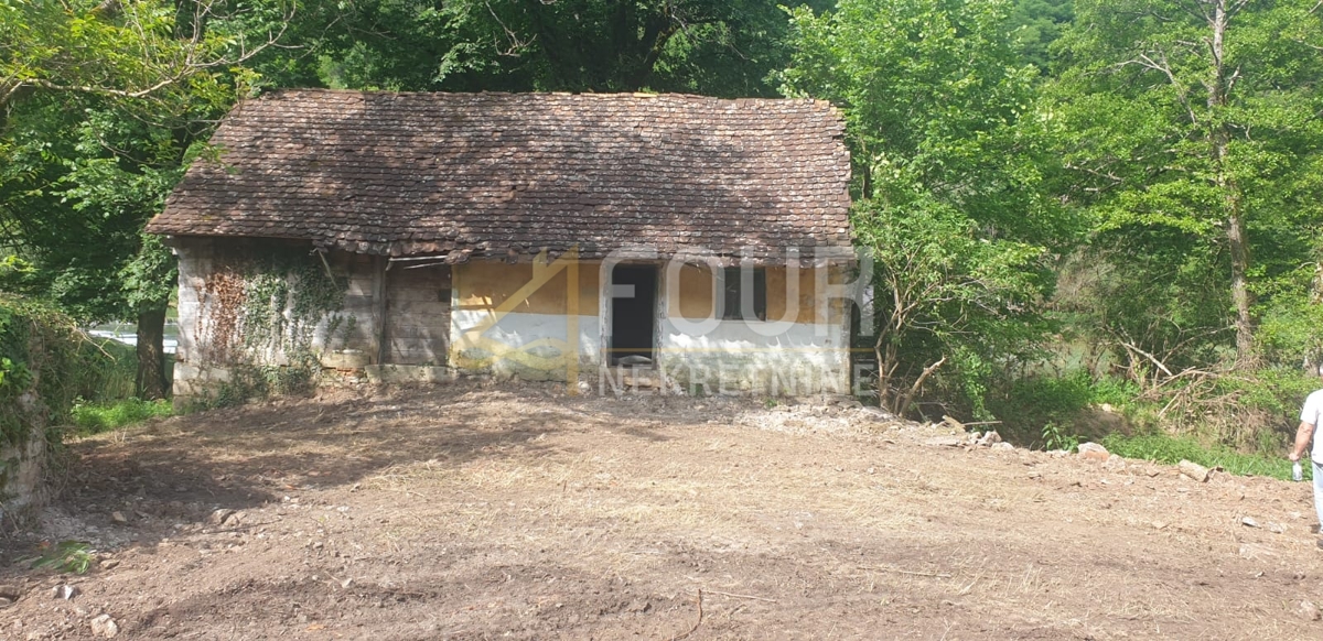 Hiša Slunj, 475m2