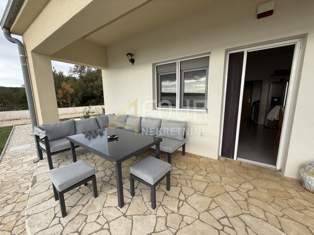 Hiša Posedarje, 96m2