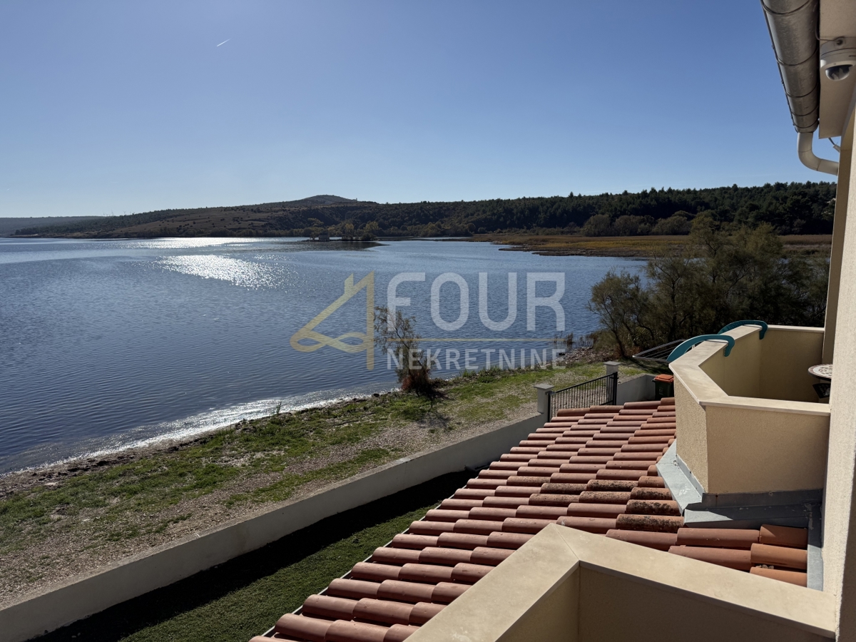 Hiša Posedarje, 96m2