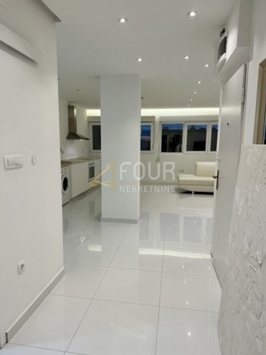 Stanovanje Grad, Šibenik, 62m2