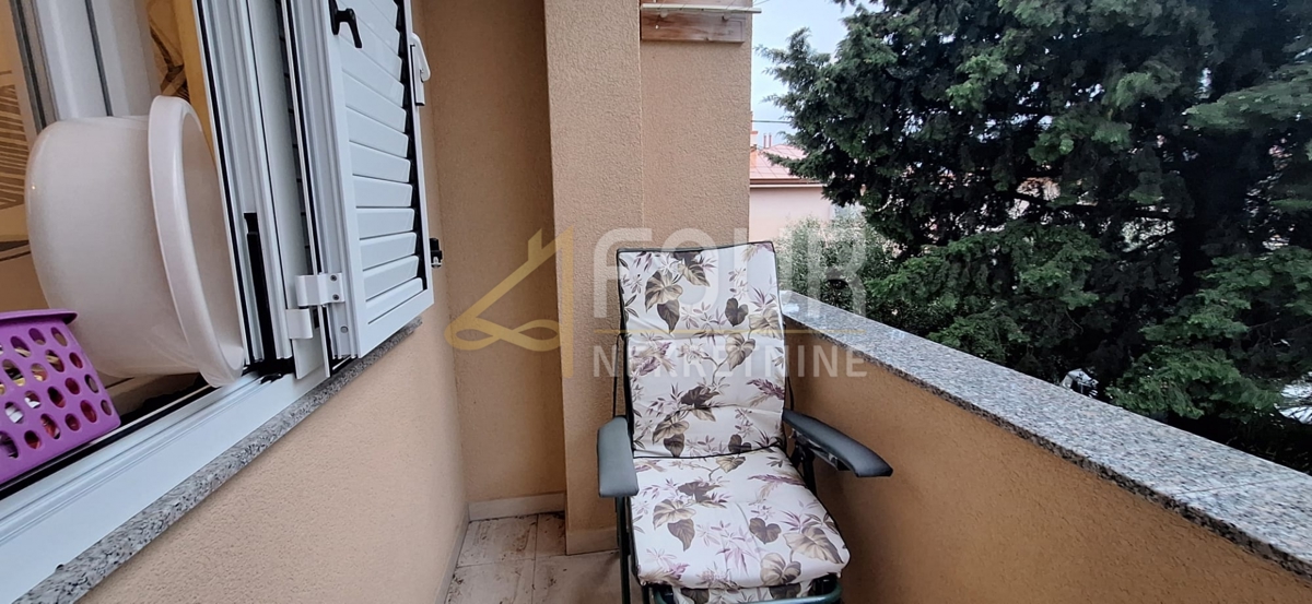 Reka, Krimeja, vrstna hiša