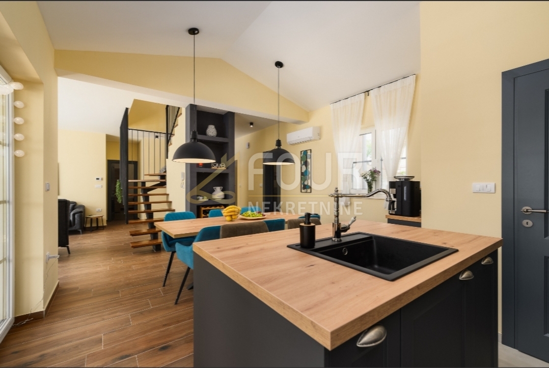 Istra, Žminj - okolica, samostojna hiša z bazenom