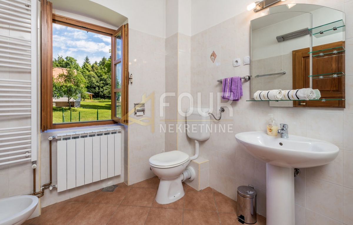 Gorski kotar, Brod Moravice, hiša z bazenom - SAMO PRI NAS!