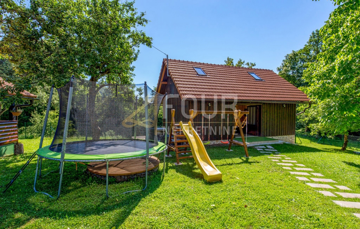 Gorski kotar, Brod Moravice, hiša z bazenom - SAMO PRI NAS!