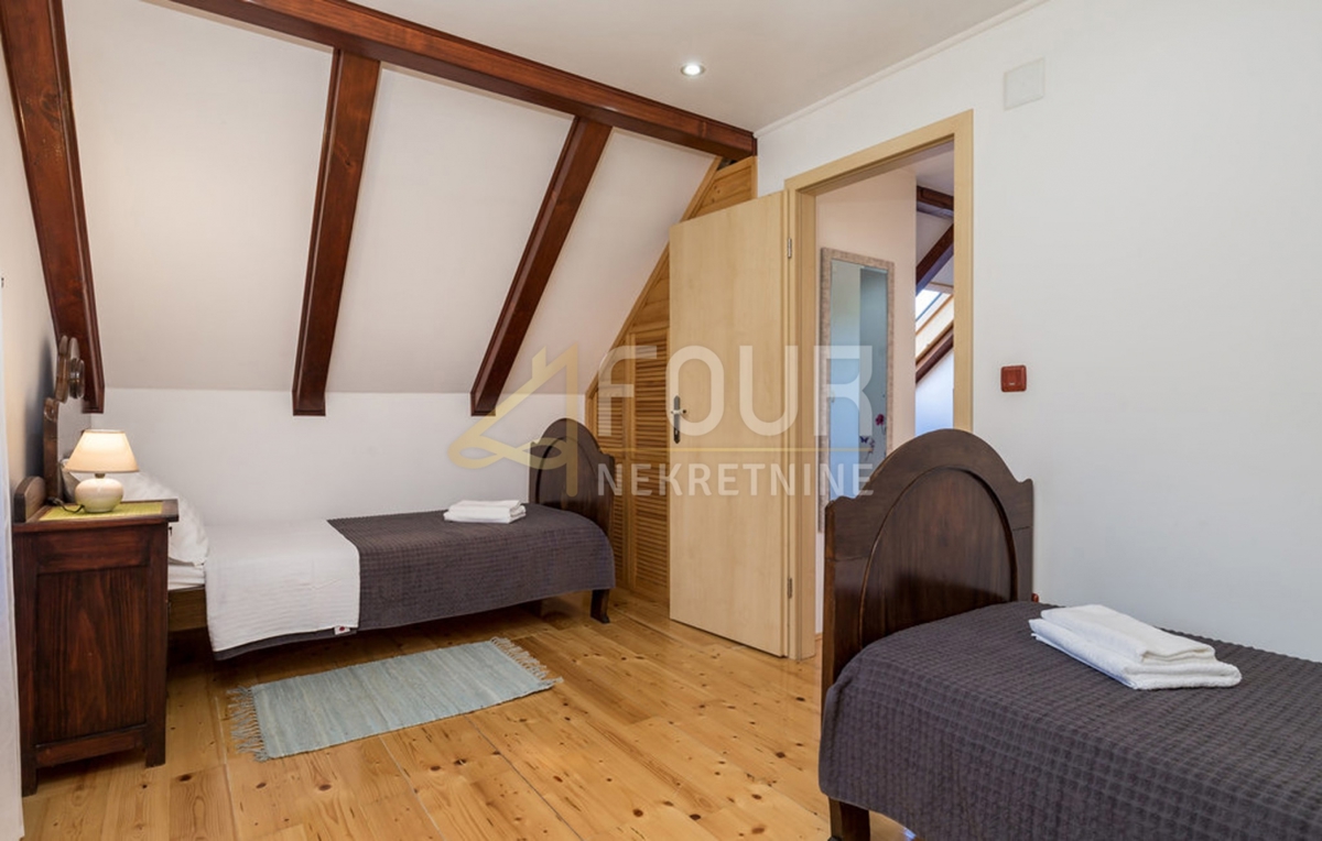 Gorski kotar, Brod Moravice, hiša z bazenom - SAMO PRI NAS!