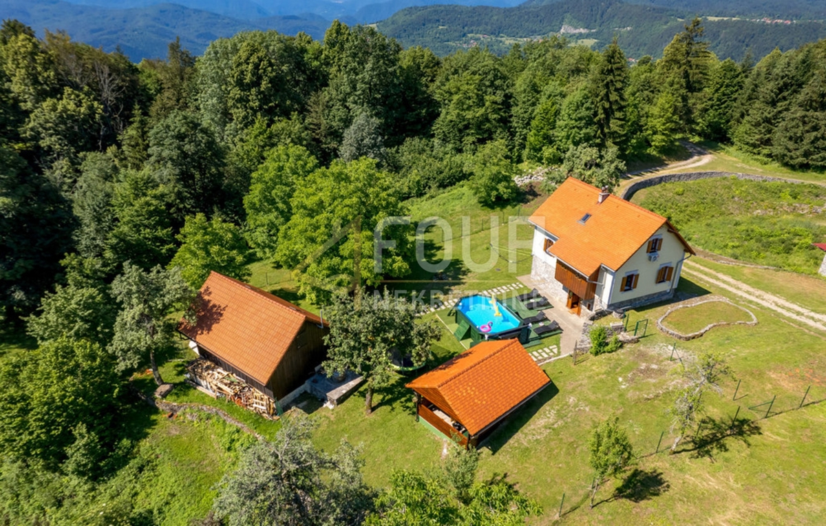 Gorski kotar, Brod Moravice, hiša z bazenom - SAMO PRI NAS!