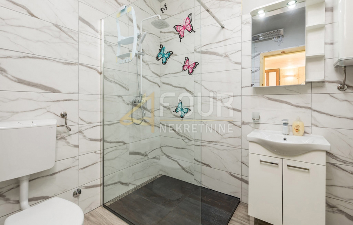 Gorski kotar, Brod Moravice, hiša z bazenom - SAMO PRI NAS!