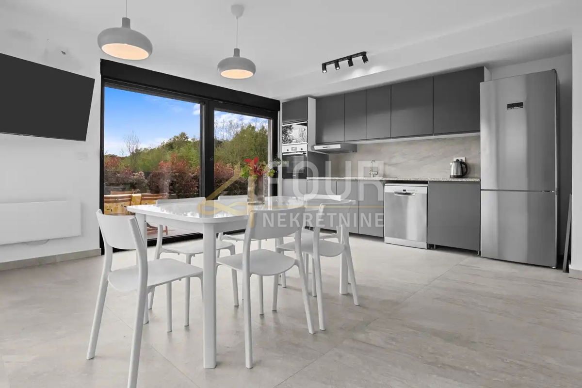 Stanovanje Poreč, 180,32m2