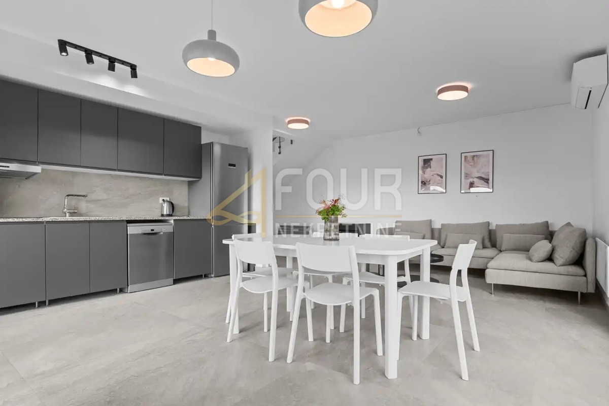 Stanovanje Poreč, 180,32m2