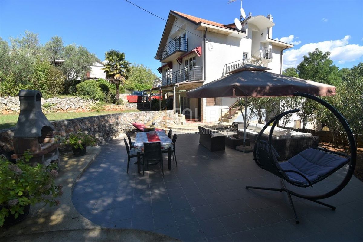 Hiša Vrbnik, 300m2