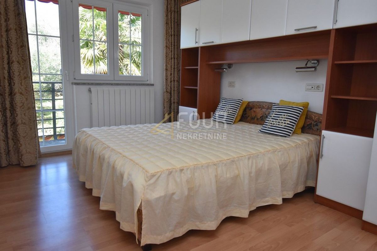 Hiša Vrbnik, 300m2