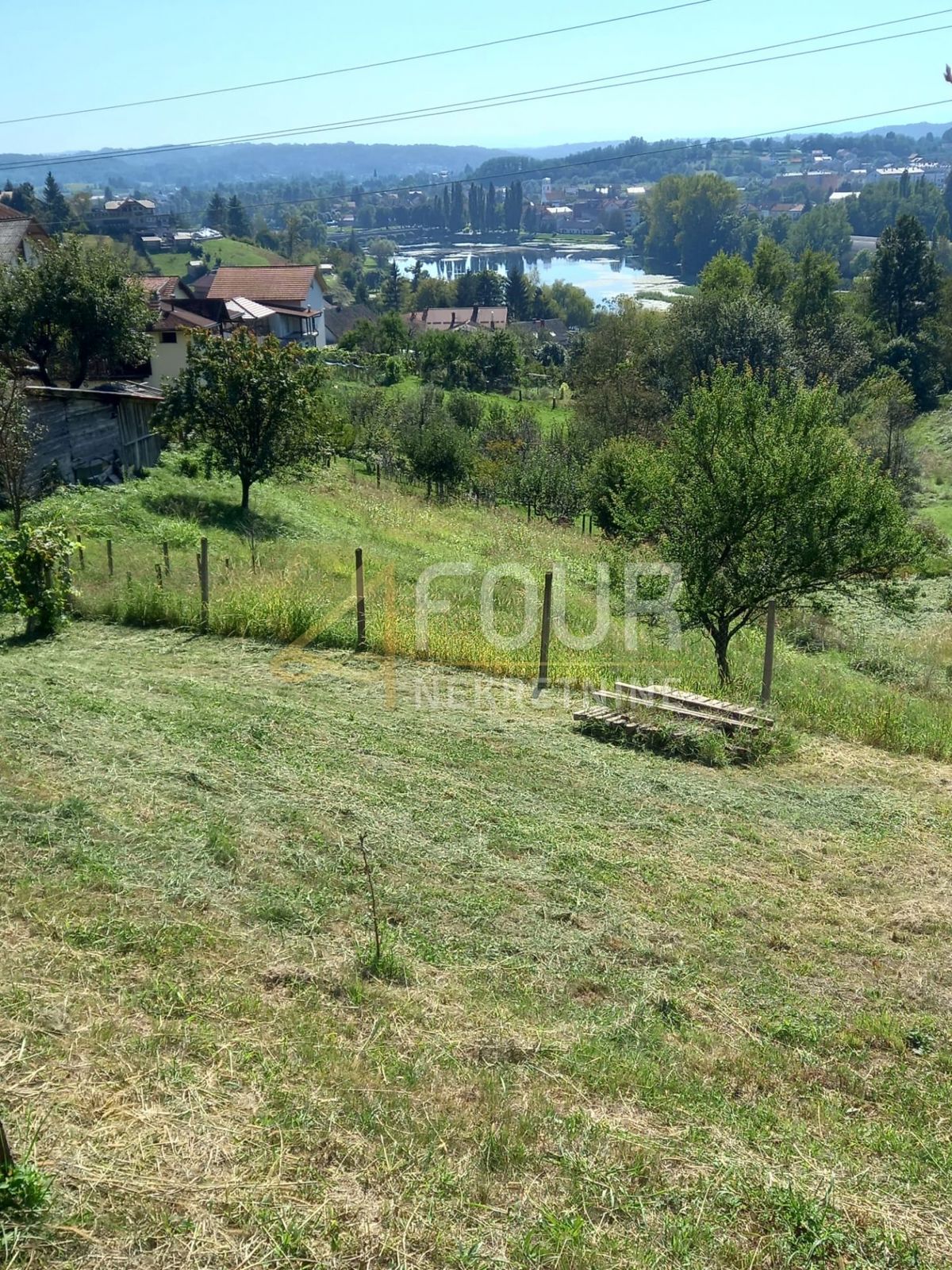 Zemljišče Duga Resa, 658m2