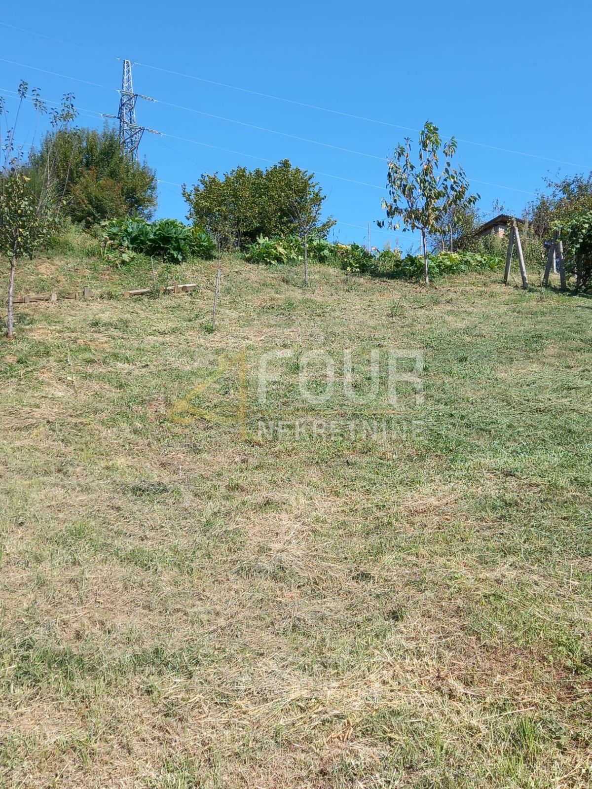 Zemljišče Duga Resa, 658m2