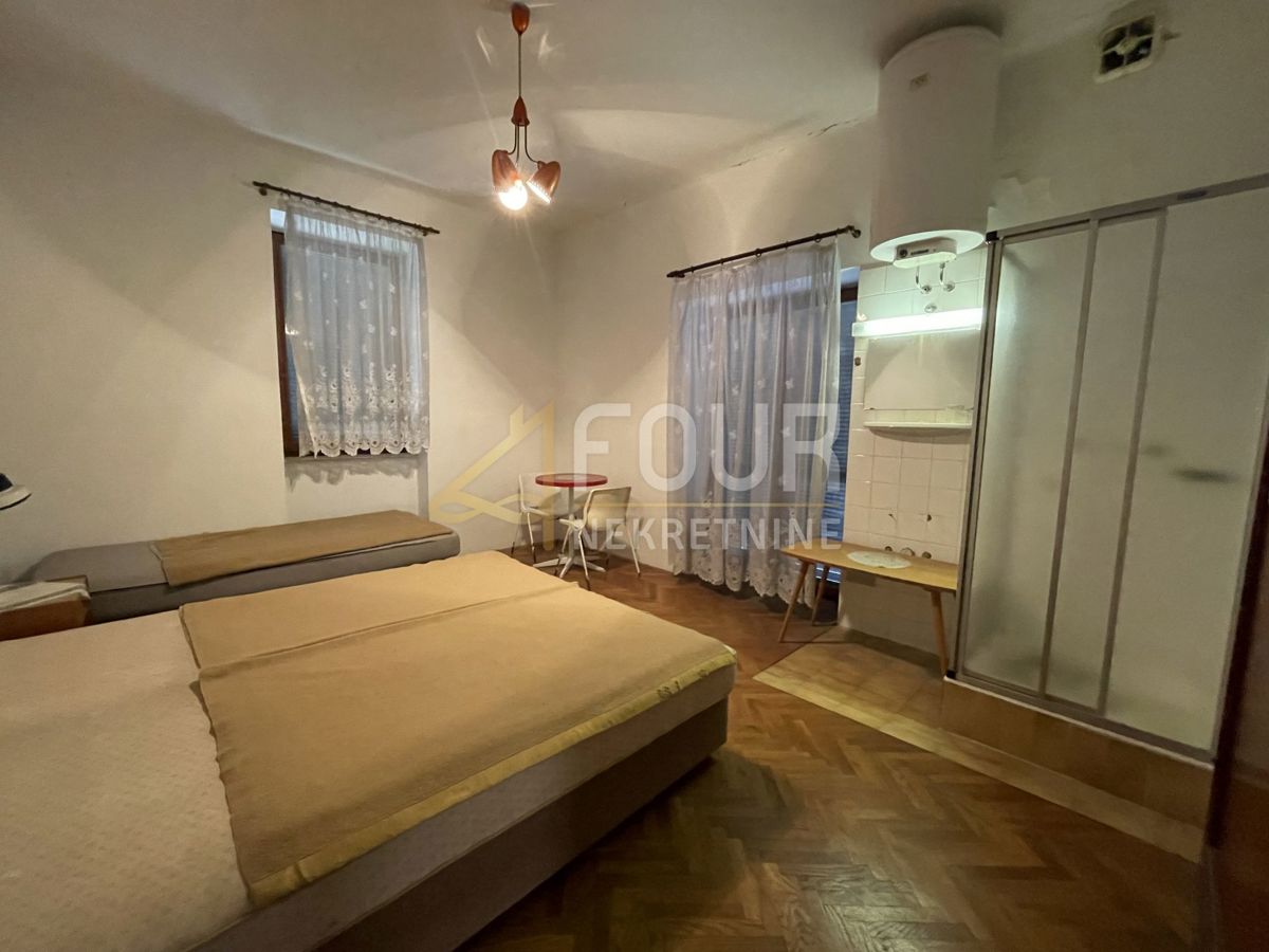 Hiša Novi Vinodolski, 450m2