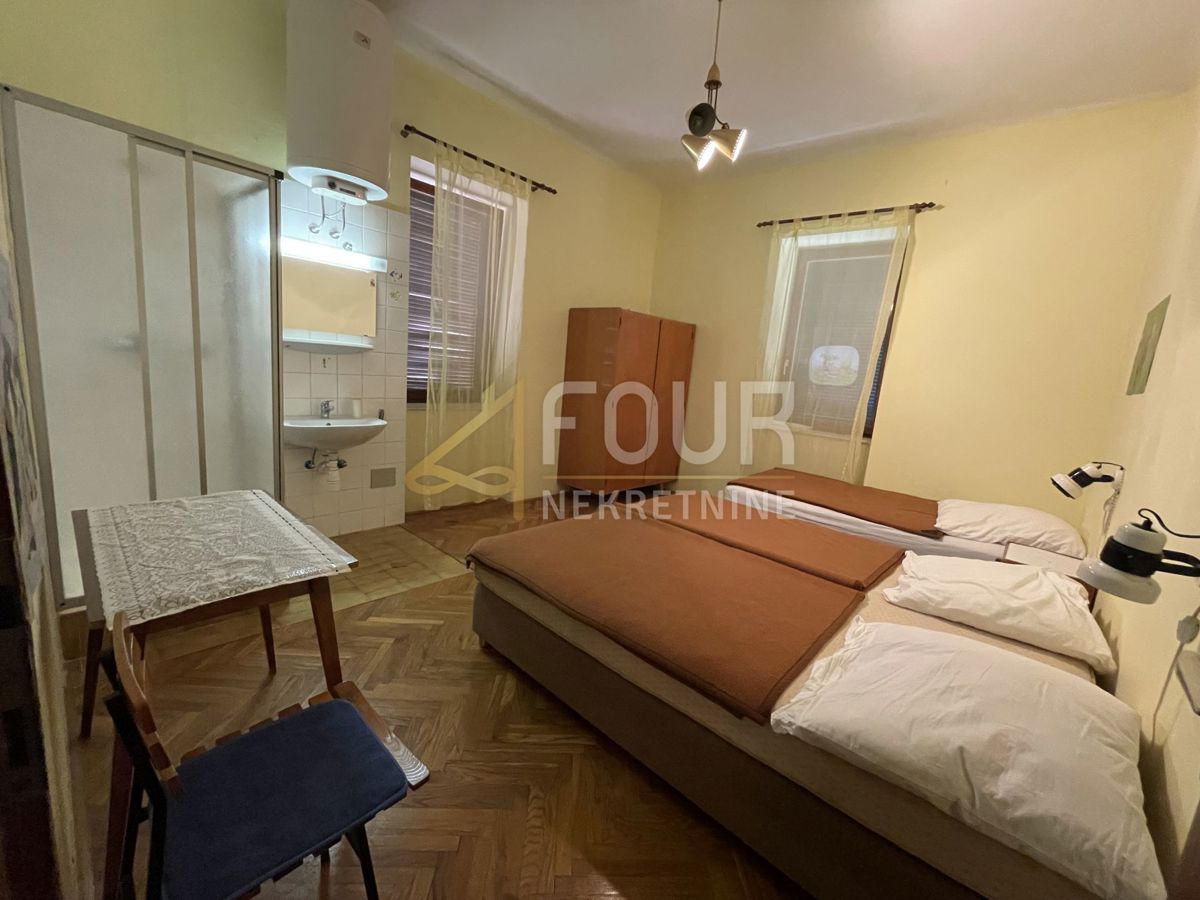 Hiša Novi Vinodolski, 450m2