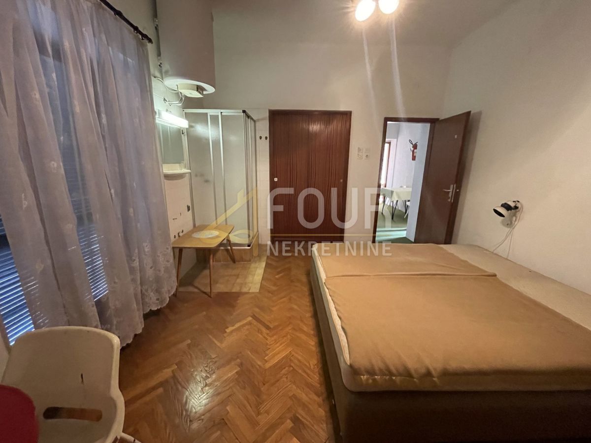 Hiša Novi Vinodolski, 450m2