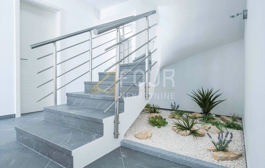 Hiša Medulin, 250m2