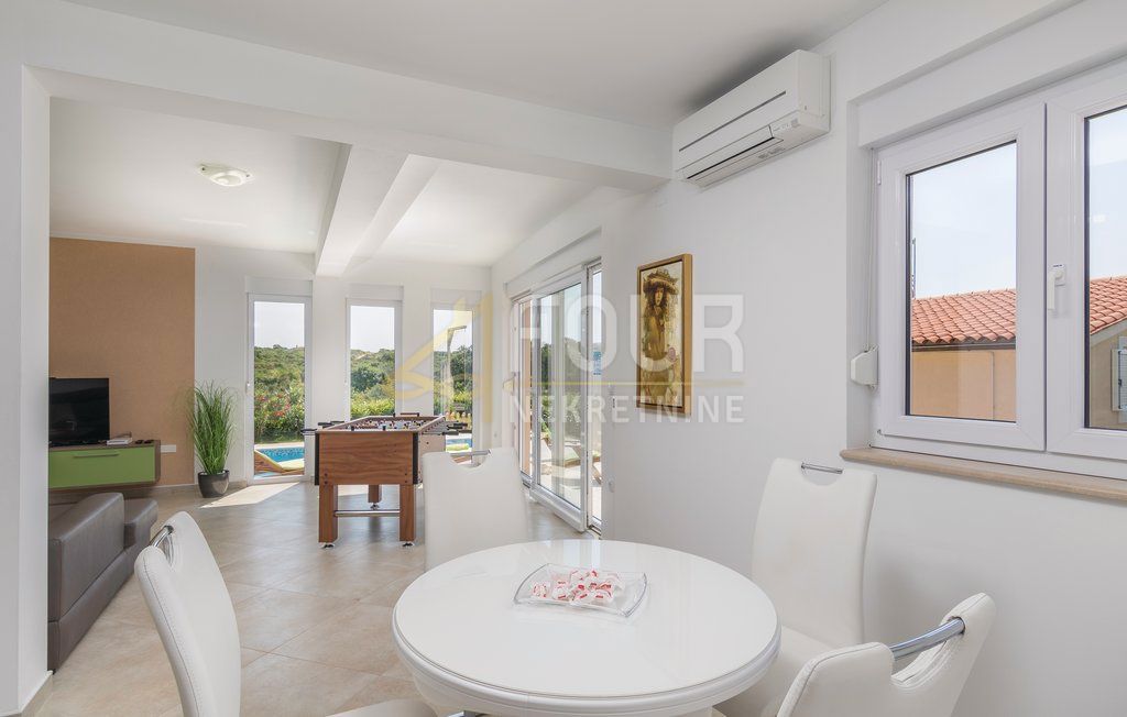 Hiša Medulin, 180m2