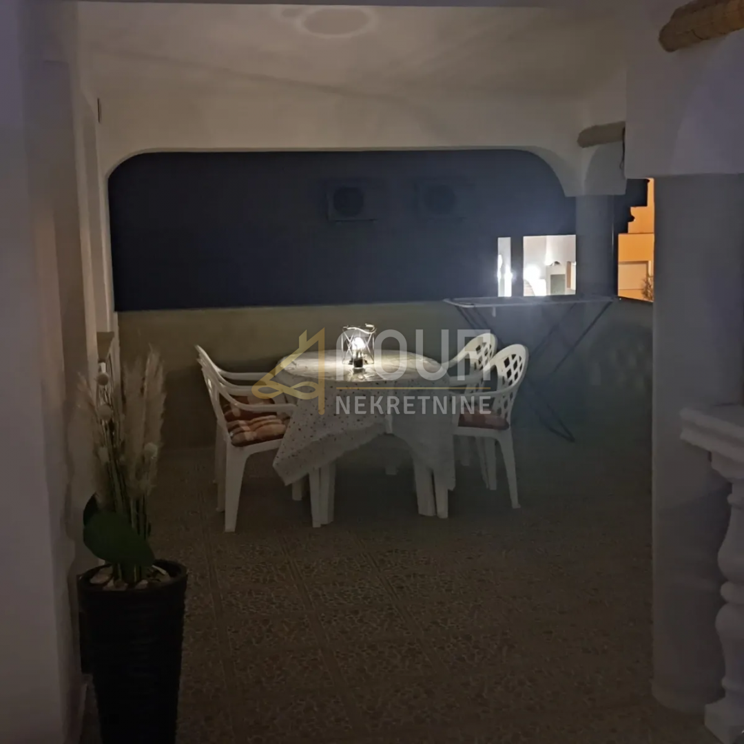 Hiša Ražanac, 180m2